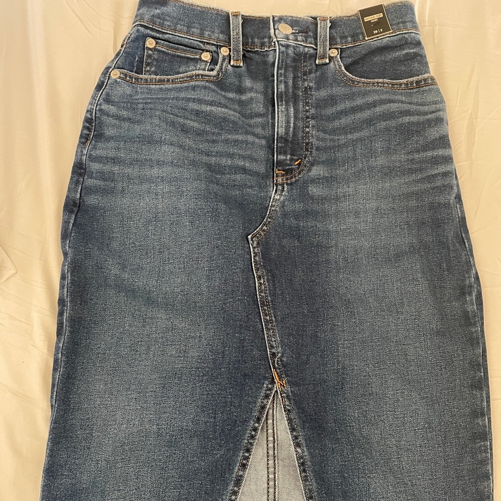 Abercrombie & Fitch  denim pencil skirt
